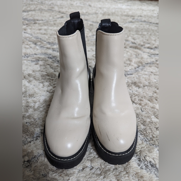 Chelsea Boot - Picture 6 of 6